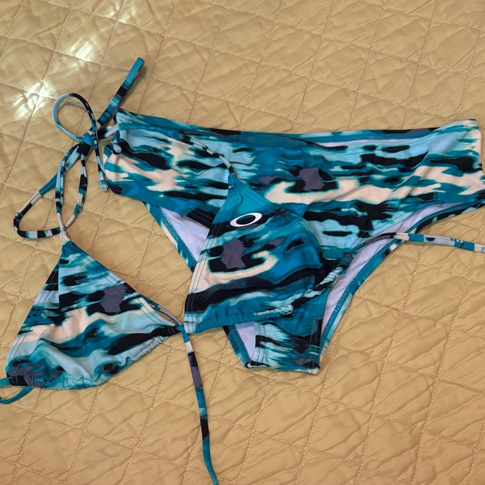 Oakley Blue and Black Patterned Bikini